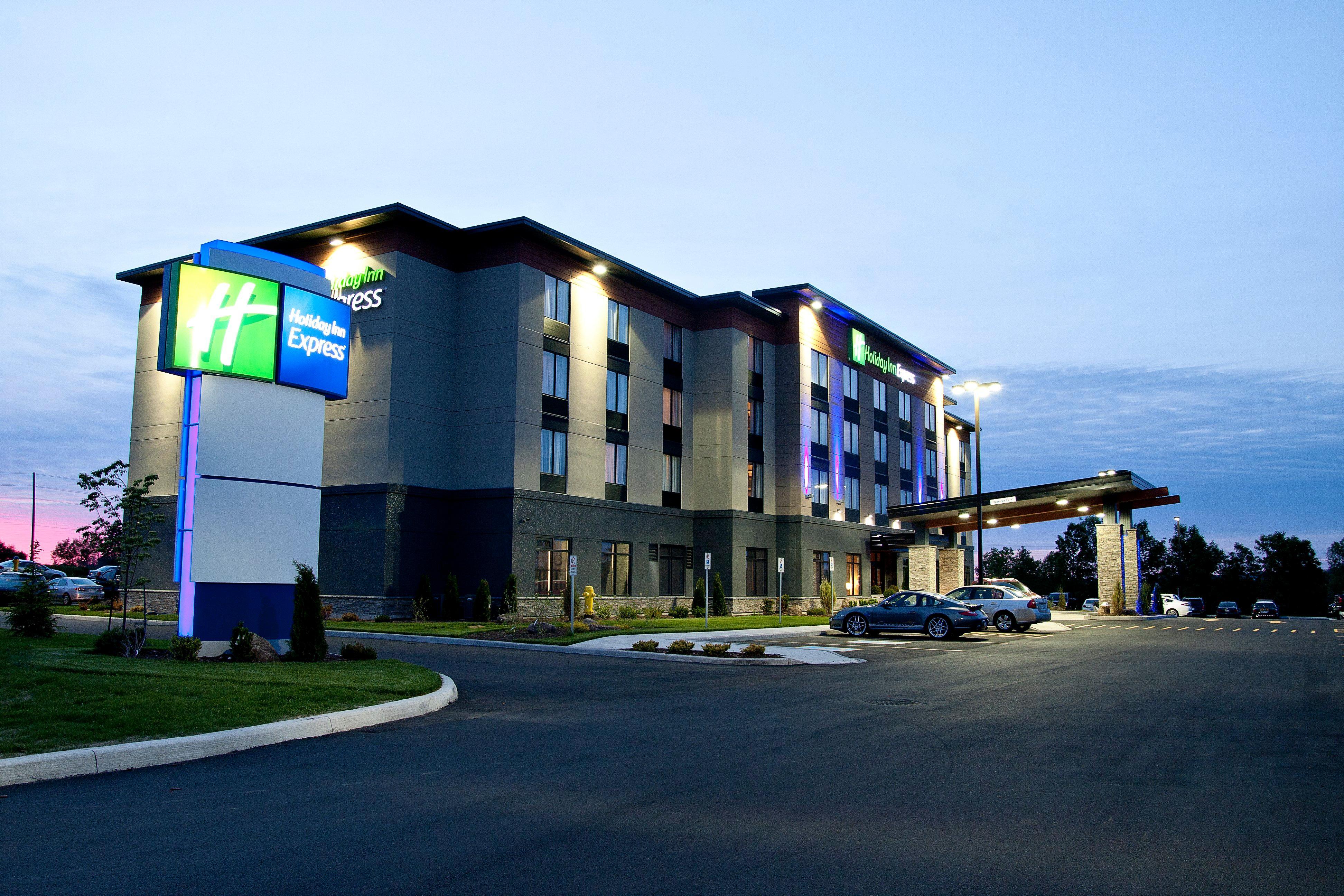 Holiday Inn Express Pembroke By Ihg Zewnętrze zdjęcie