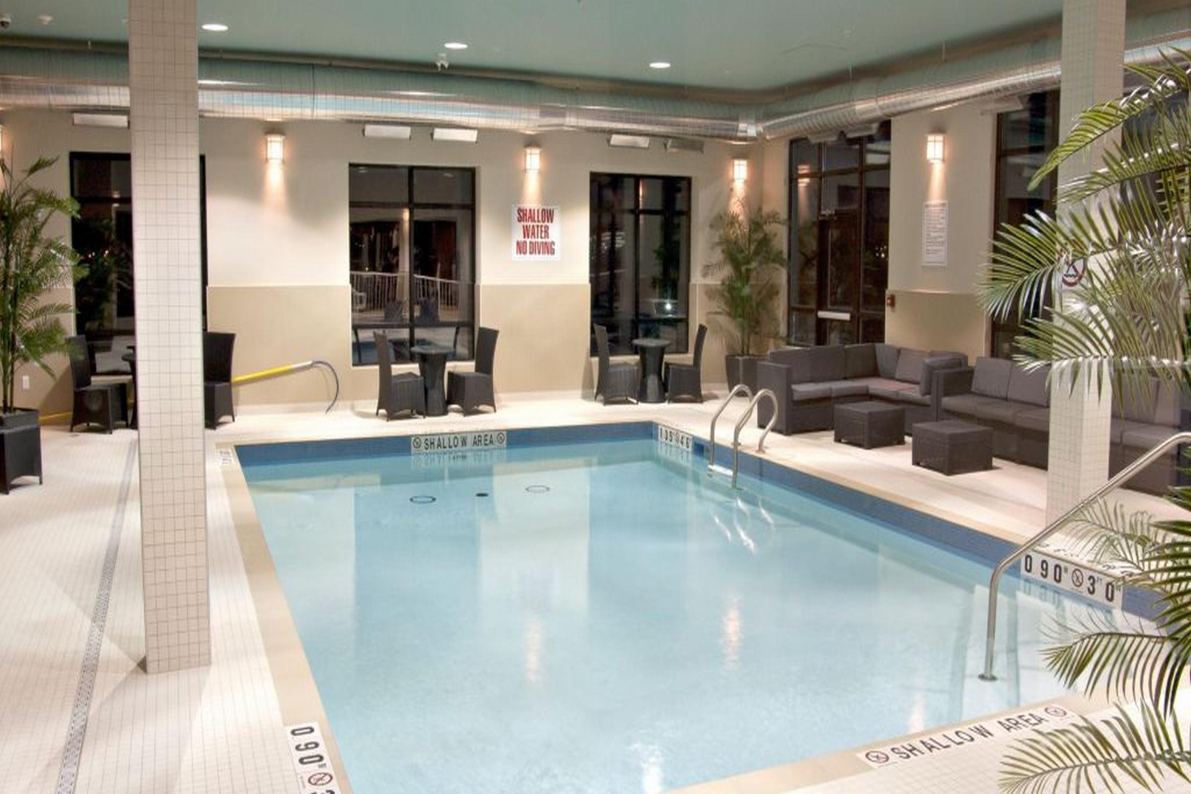 Holiday Inn Express Pembroke By Ihg Zewnętrze zdjęcie