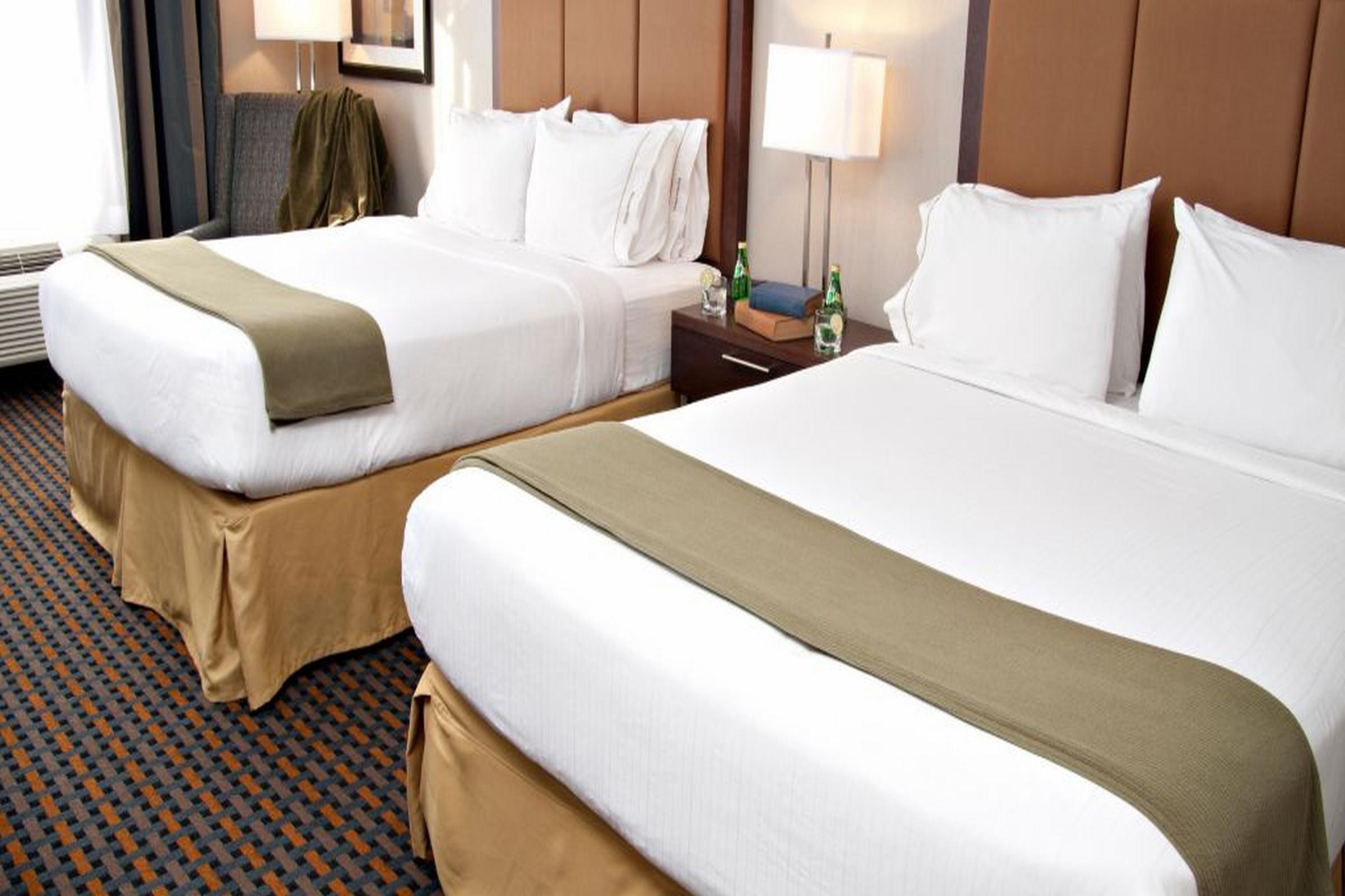 Holiday Inn Express Pembroke By Ihg Zewnętrze zdjęcie