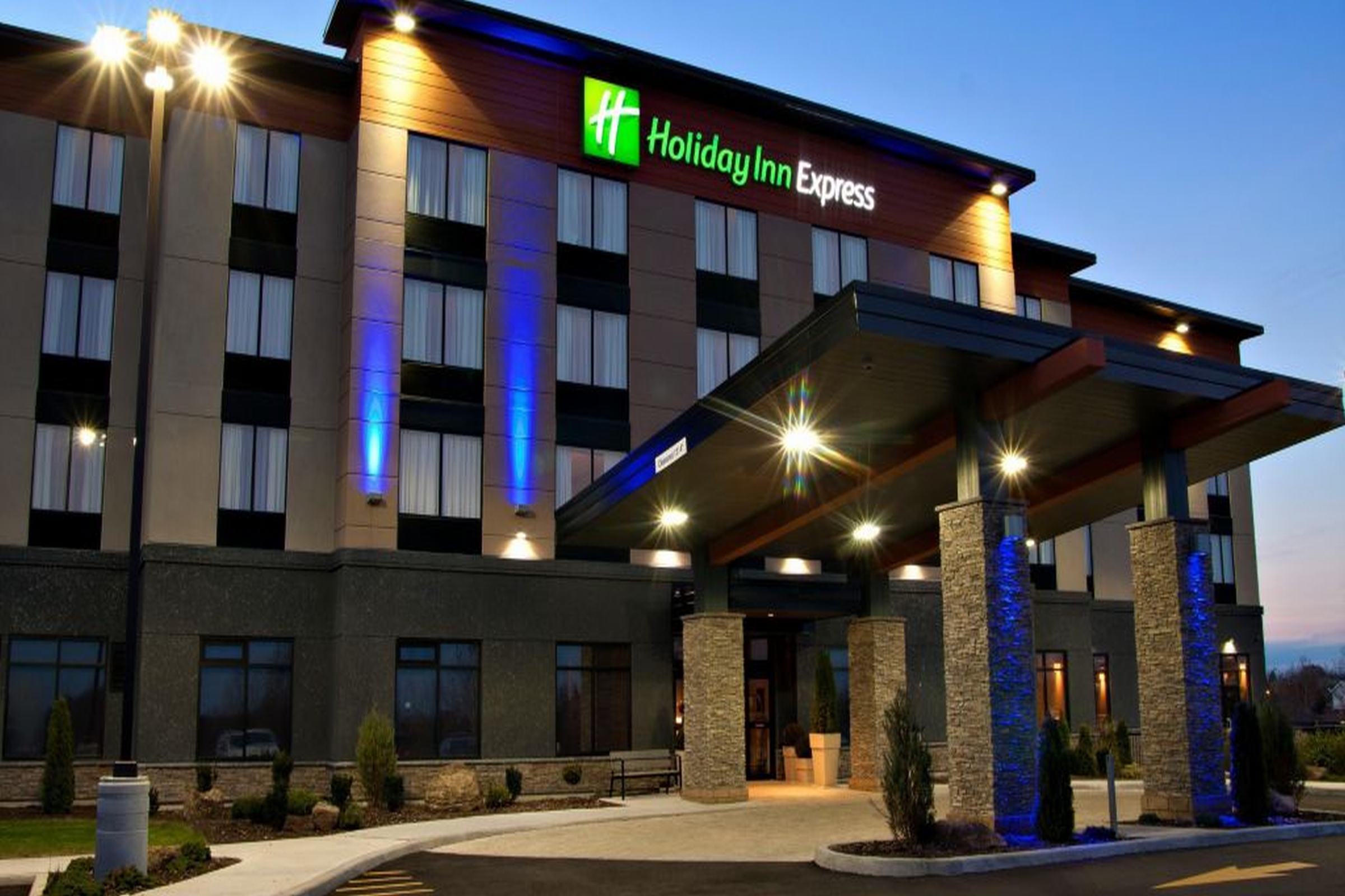 Holiday Inn Express Pembroke By Ihg Zewnętrze zdjęcie