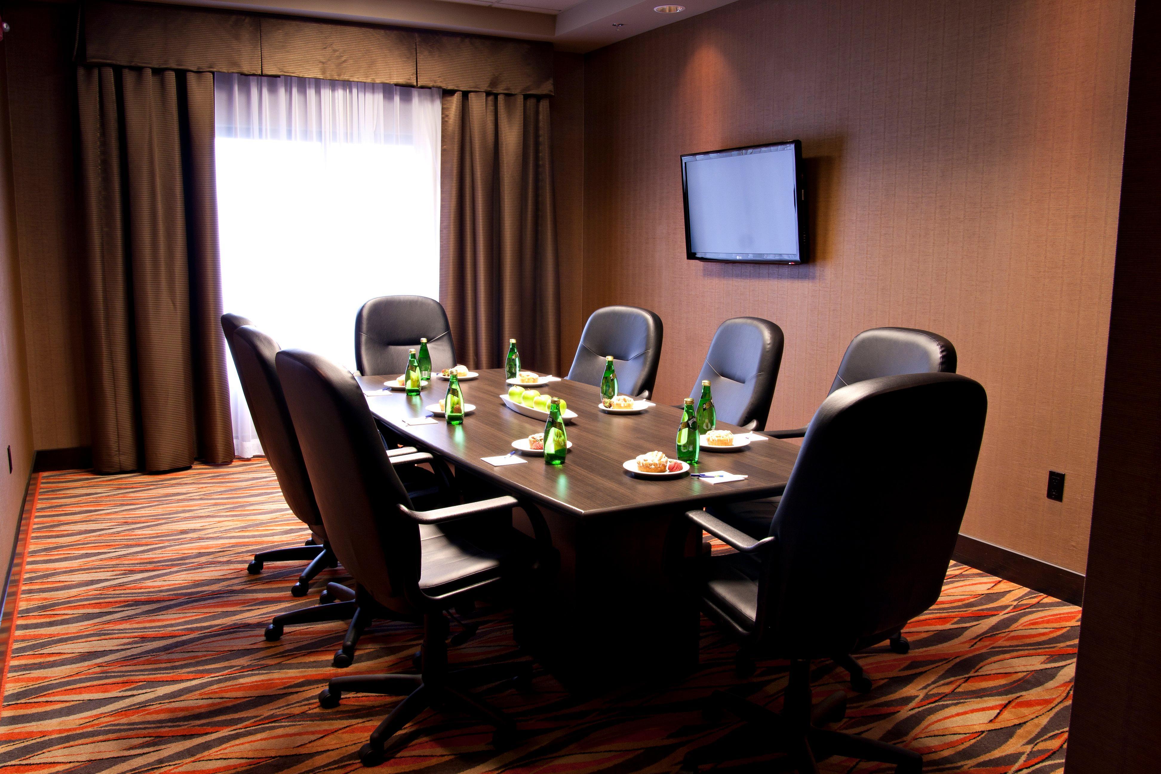 Holiday Inn Express Pembroke By Ihg Zewnętrze zdjęcie